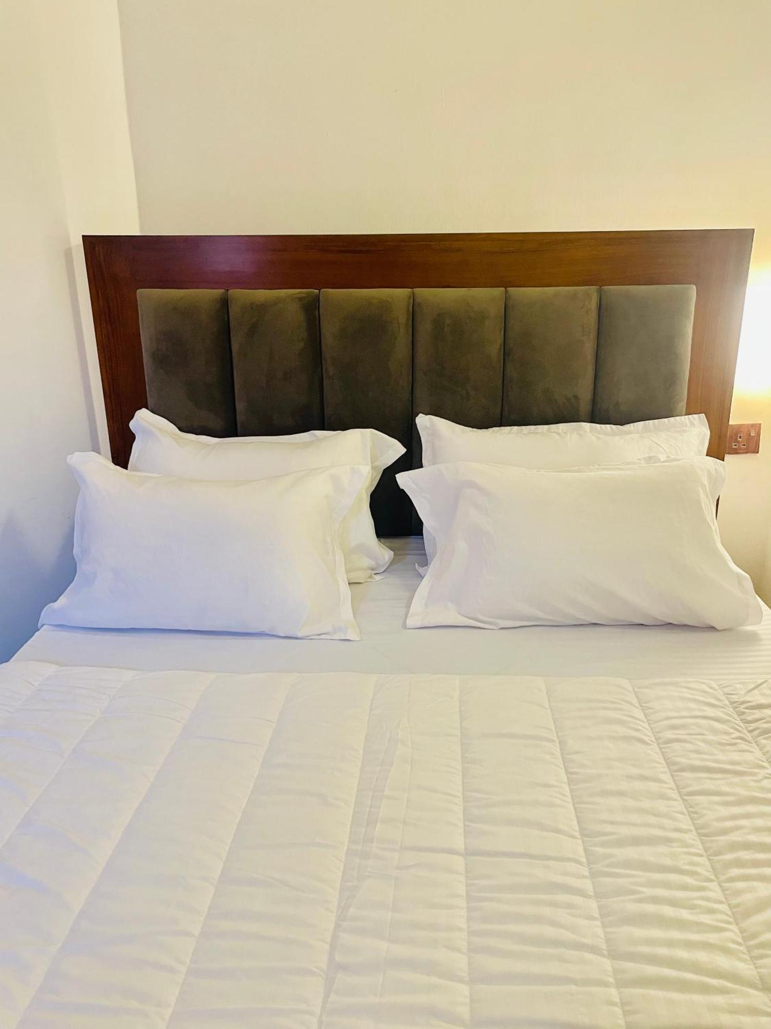 Vivid Colombo Hotell Eksteriør bilde